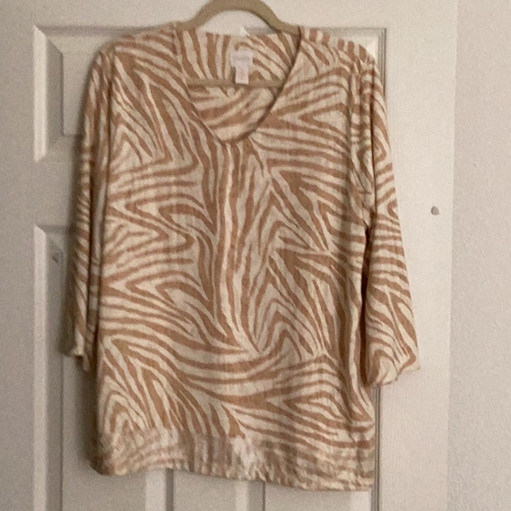 Soft giraffe print shirt